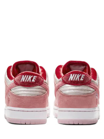 NIK SB DUNK LOW STRANGE LOVE - 4