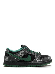 Nikee SB Dunk Low There Skateboard