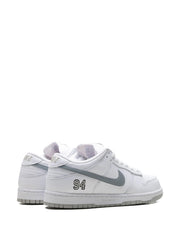 Supreme x Nikee SB Dunk Low White Grey - 5