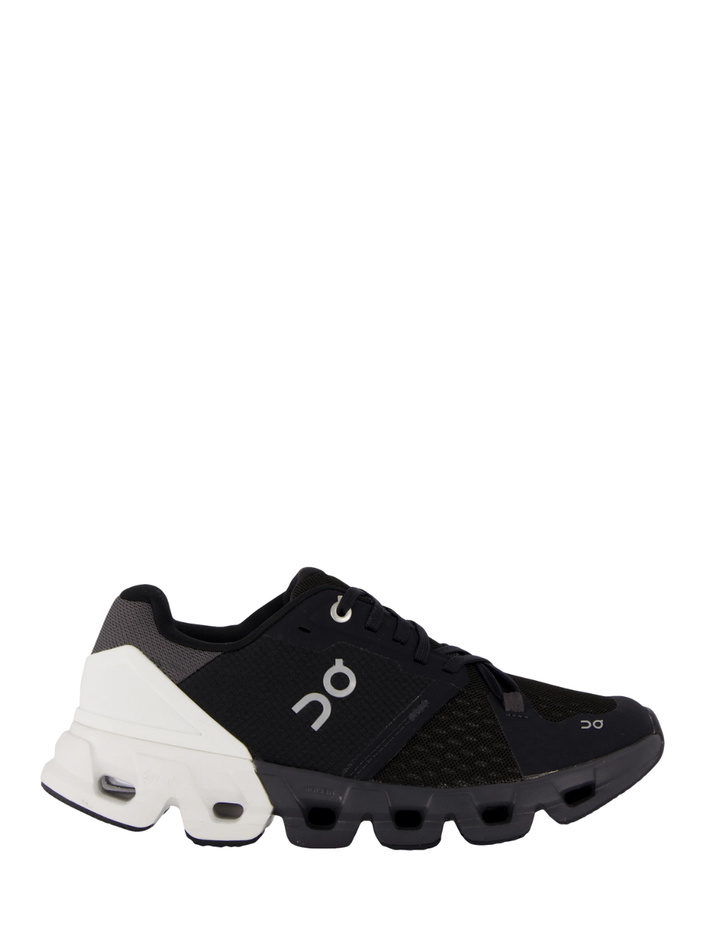 On cloud flyer 4 black white