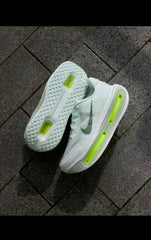 Nikee Vomero Premium Barely Green Volt