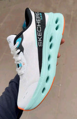 Skecherrss MAX Cushioning Glide-Step - A Slip-ins in WhiteMulti