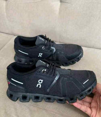 ON CLOUD 5 WATERPROOF RUNNING FULL BLACK
