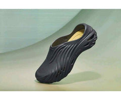 CrocsS Echo Wave Clogs Black Sand