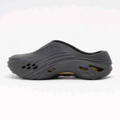 CrocsS Echo Wave Clogs Black Sand