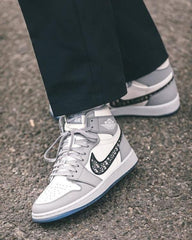 NIK AIR JORDAN RETRO 1 X DIo ii.R HIGH SEMI UA
