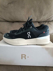 On Running Cloud Roger Pro Black Sand 1231