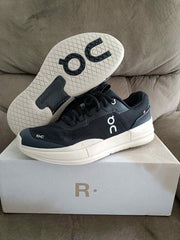 On Running Cloud Roger Pro Black Sand 1231