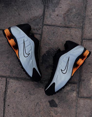 Nik.e Shox R4 Silver Bright Mandarin