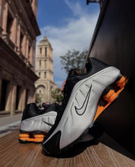 Nik.e Shox R4 Silver Bright Mandarin