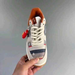 Nikee Airforce 1 Low Outside