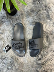 _HERMES_PARIS_LOGO_SLIDE