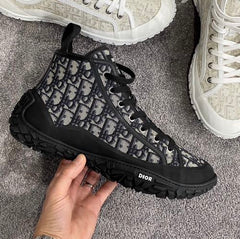 Dio r B28 High Top Sneaker Beige Black
