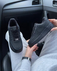 NIKKE AIRFORCE 1 LOW BLACK