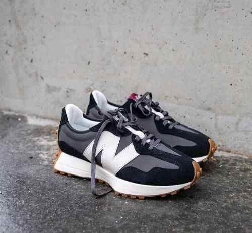Neww Balance 327 Black White