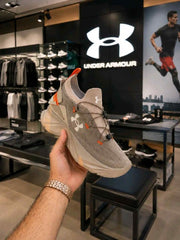 Under Armourr Hiking Khaki Brown 2586