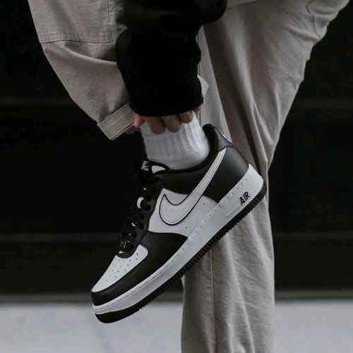 Nikee airforce 1 low panda