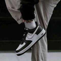 Nikee airforce 1 low panda
