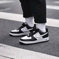 Nikee airforce 1 low panda