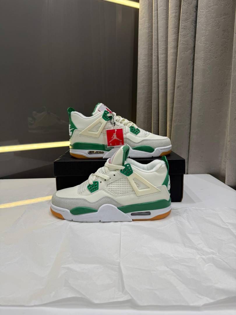 NIKKE JORDAN RETRO 4 PINE GREEN FIX
