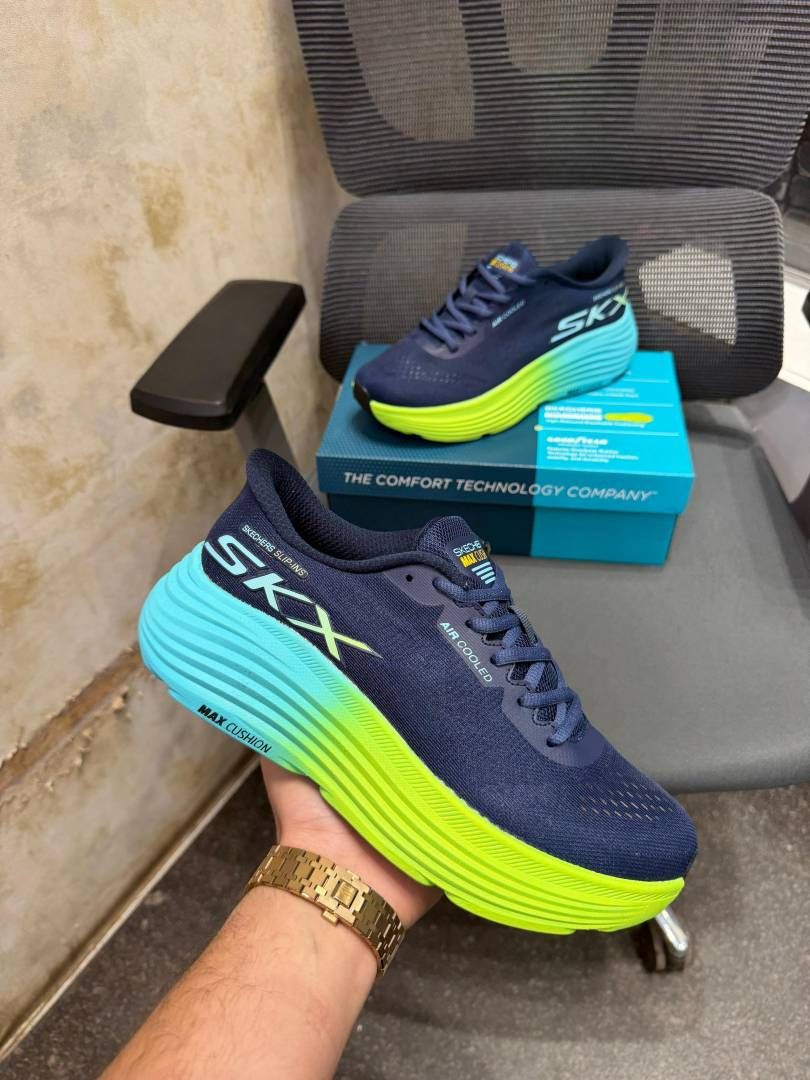 SKECHERRS SLIP IN MAX CUSHIONING ENDEAVOUR HA FIX