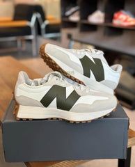 New Balanc e 327 Moonbeam Oak Leaf Green