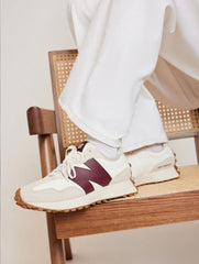 New Balanc e 327 Moonbeam Burgundy
