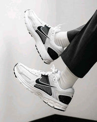 Nikee Zoom Vomero 5 White Black 6060