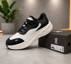 On RUNNING CLOUDBOOM volt PAF black