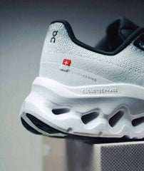 ON CLOUD Running TILT 2 0 BLACK IVORY
