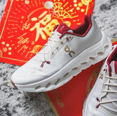 WMN On Cloud Tilt Pearl Ivory Year Of The Snake