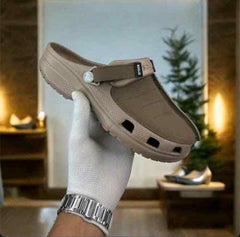 CROcSS YUKON CLOG TAN 3