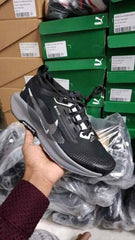 Nikee React Pegasus Trail 5 GTX Trainer Black White