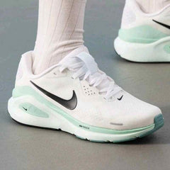 Nikee Structure 26 Mint Foam 2598