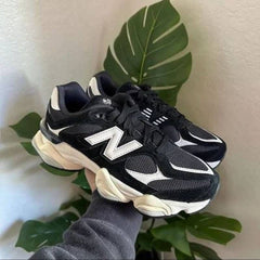 NEWW BALANCE 9060 BLACK WHITE