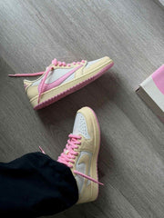 Nikkee Air Jordan Retro 1 Travis Scott OG Shy Pink 1309