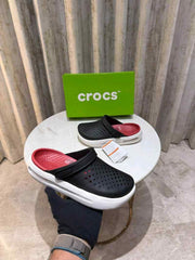 Croccss InMotion Clogs Black Red