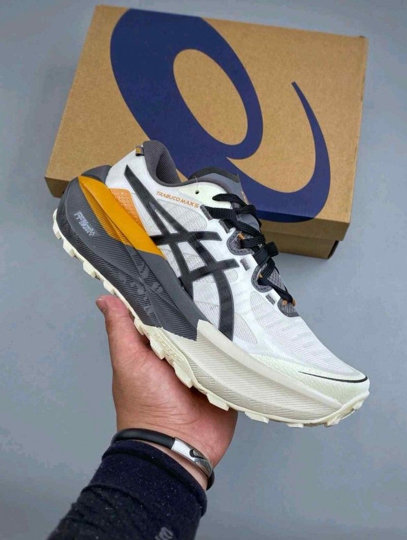 Asiccss Trabuco Max 5 Go Cream Carbon Black