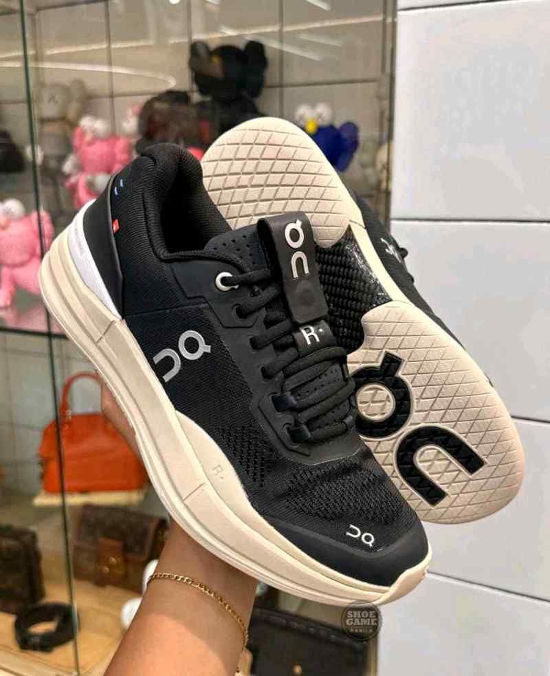 On Running Cloud Roger Pro Black Sand