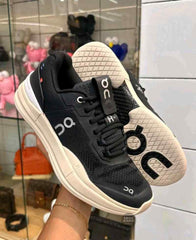 On Running Cloud Roger Pro Black Sand