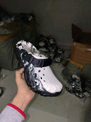 Croccss All Terrain Altas Clogs Blackwhite