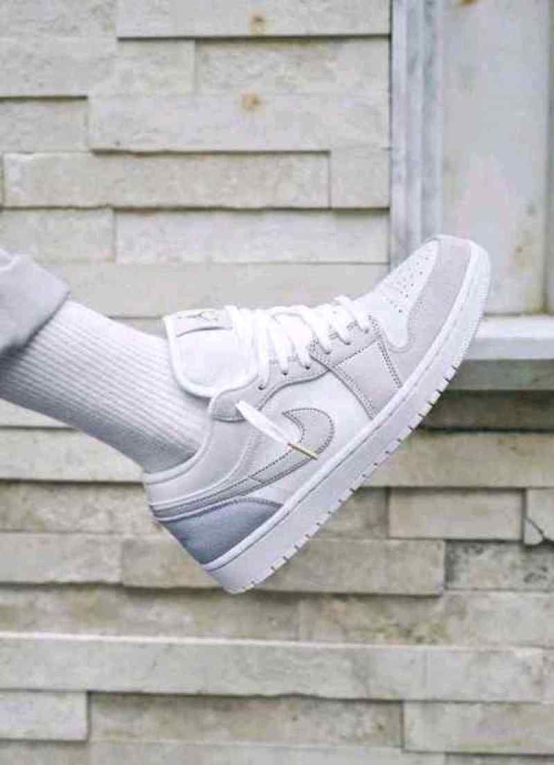 Nikke Air Jordan 1 Low Paris