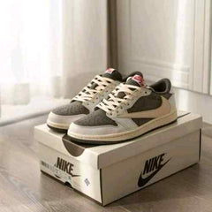 Nikee Air jordann retro 1 travis scott low reverse mocha