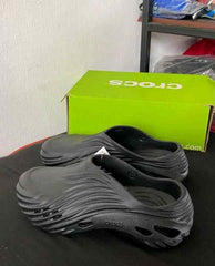 CrocsS Echo Wave Clogs All Black
