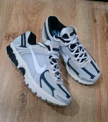 Nikee Air Zoom Vomero 5 Supersonic 2562