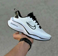 nikee Zoom X Smily Pro White 650
