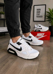 Nikee AirMax IVO White Black