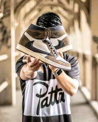 Nikkee Jordan Retro 1 High OG Travis Scott Mocha Semi UA