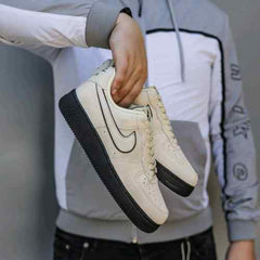 Nikee Airforce 1 07 LV 8 low light khaki