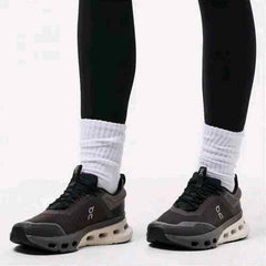 ON Cloud nova X Trainers